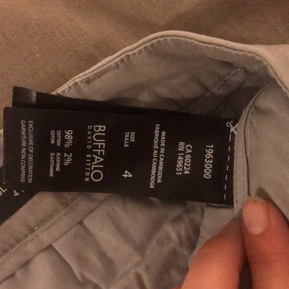 Mid length shorts - Picture 3 of 3